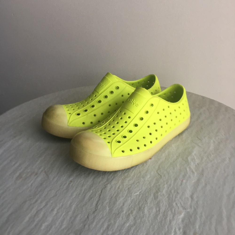 Native Jefferson Glow Child shoes